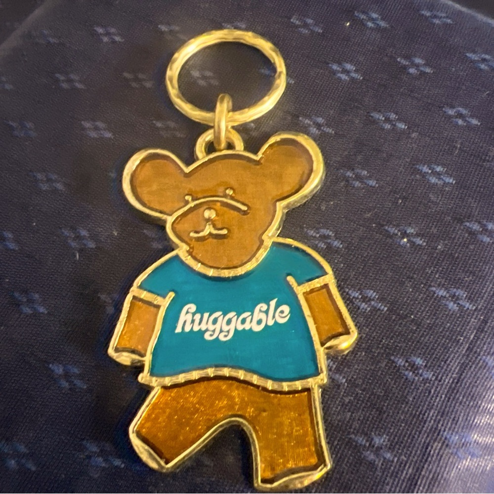 Huggable Teddy Bear Vintage Metal Keychain Key Ring